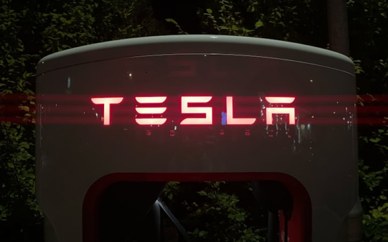 Tesla убрала автопилот из базовой комплектации — что это значит для водителей