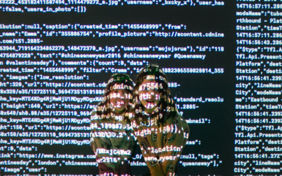 X расследует оскорбительные сообщения чатбота Grok от xAI