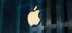 Apple ужесточила контроль скрытых функций в App Store, под ударом российские банки